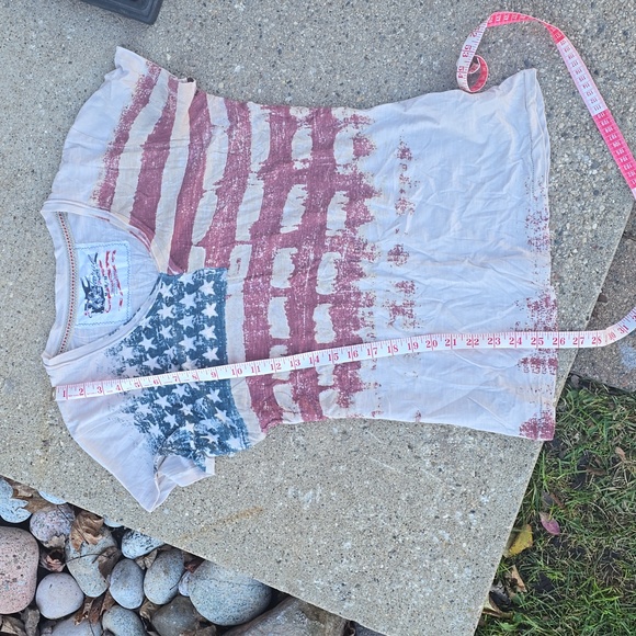 Flag Tee Shirt, Size Medium - Picture 4 of 6